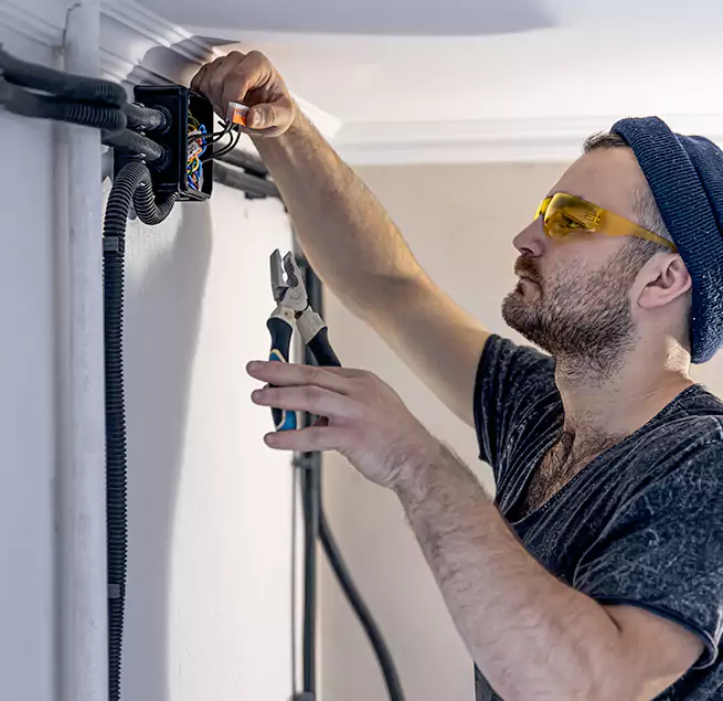 Why Hallandale Beach, FL Homeowners Choose Hallandale Beach Air Duct Cleaning Pro for HVAC UV Light Installation?